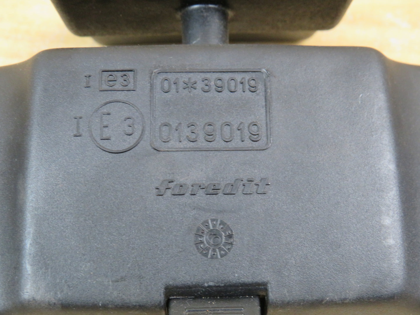 31952375