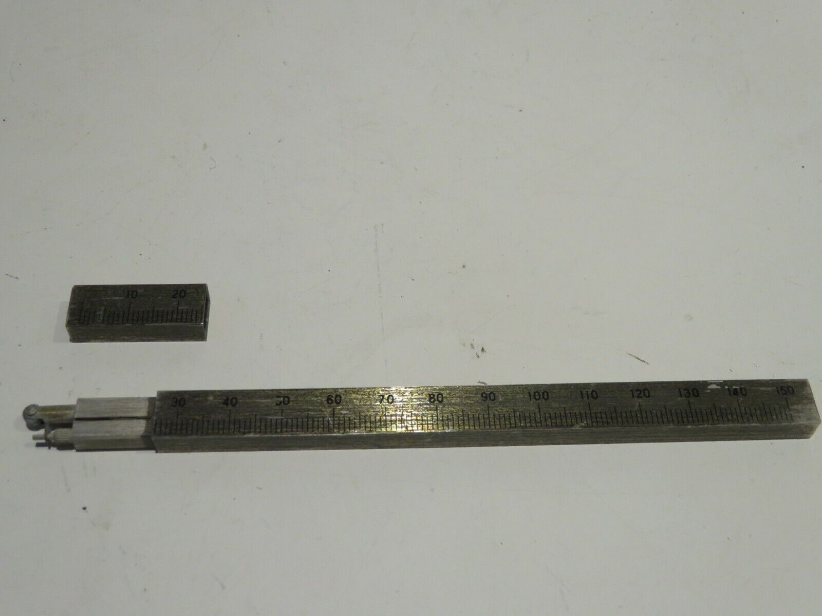 24004595