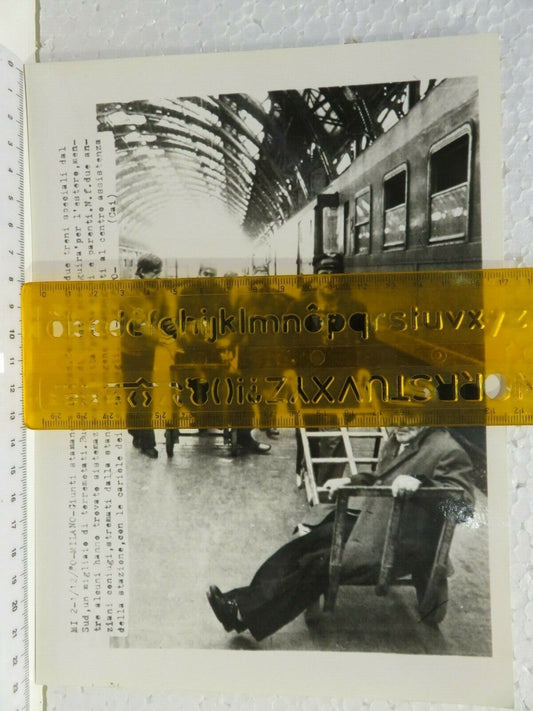24003040