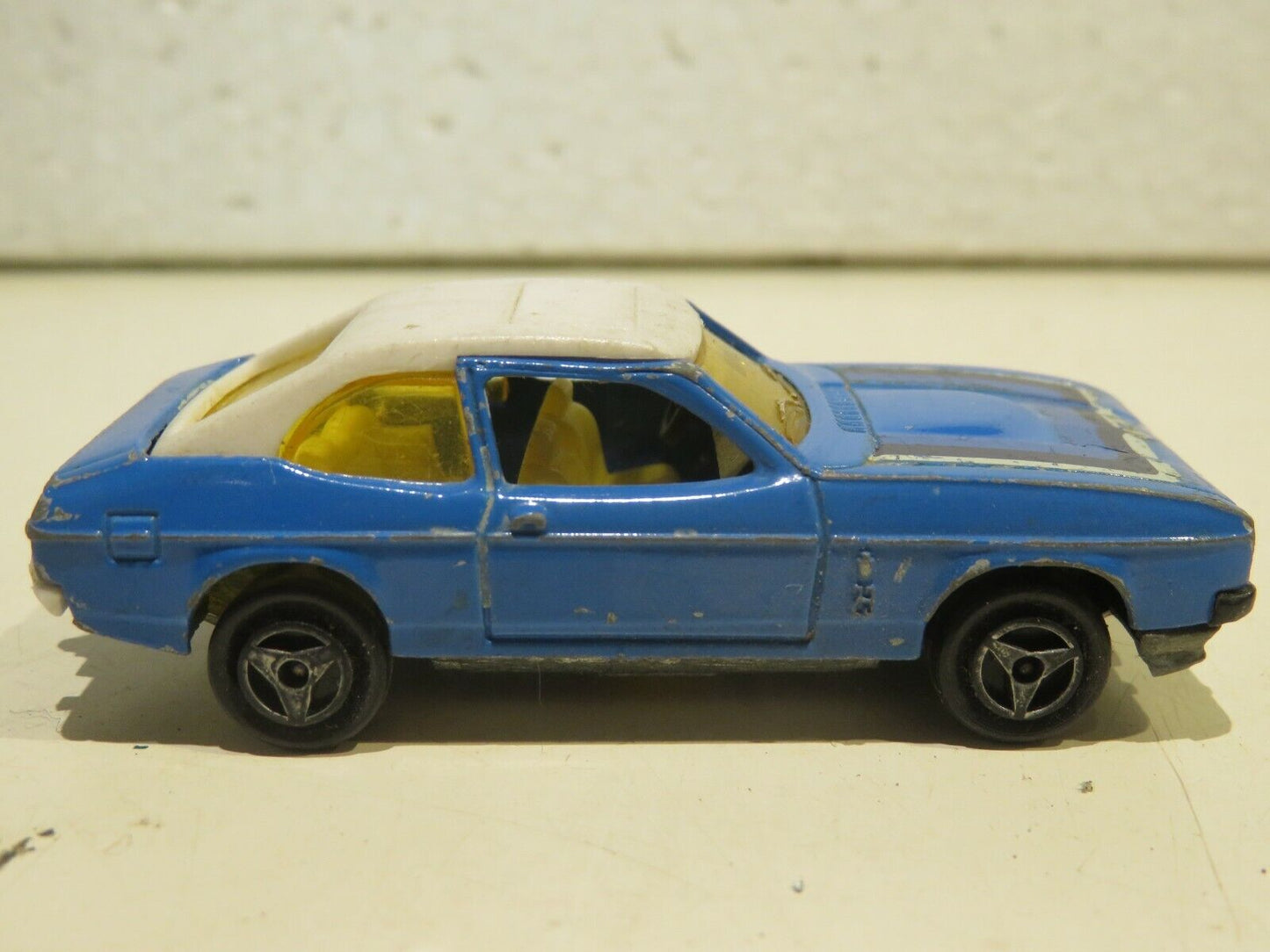 24044533