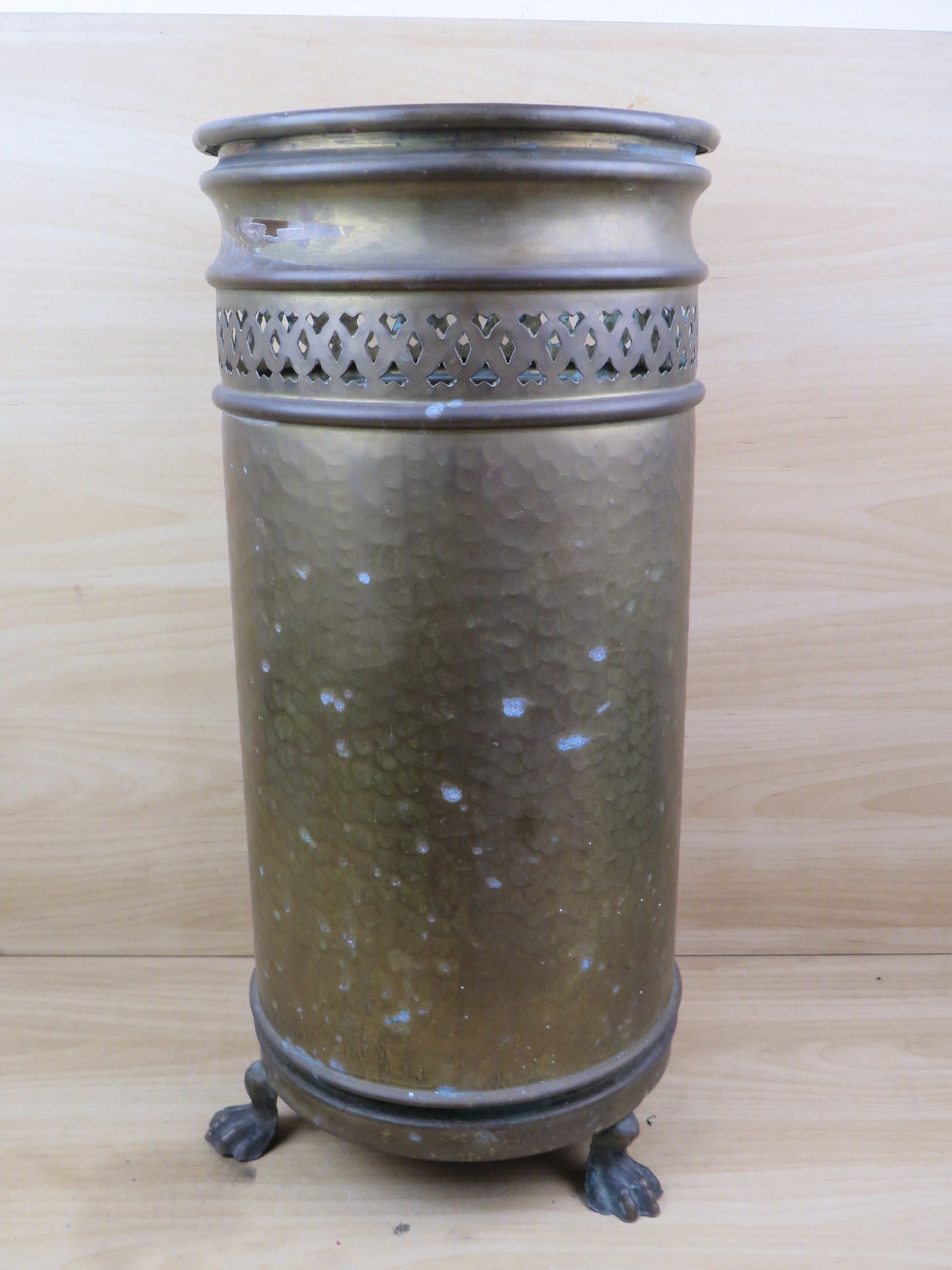 48006140